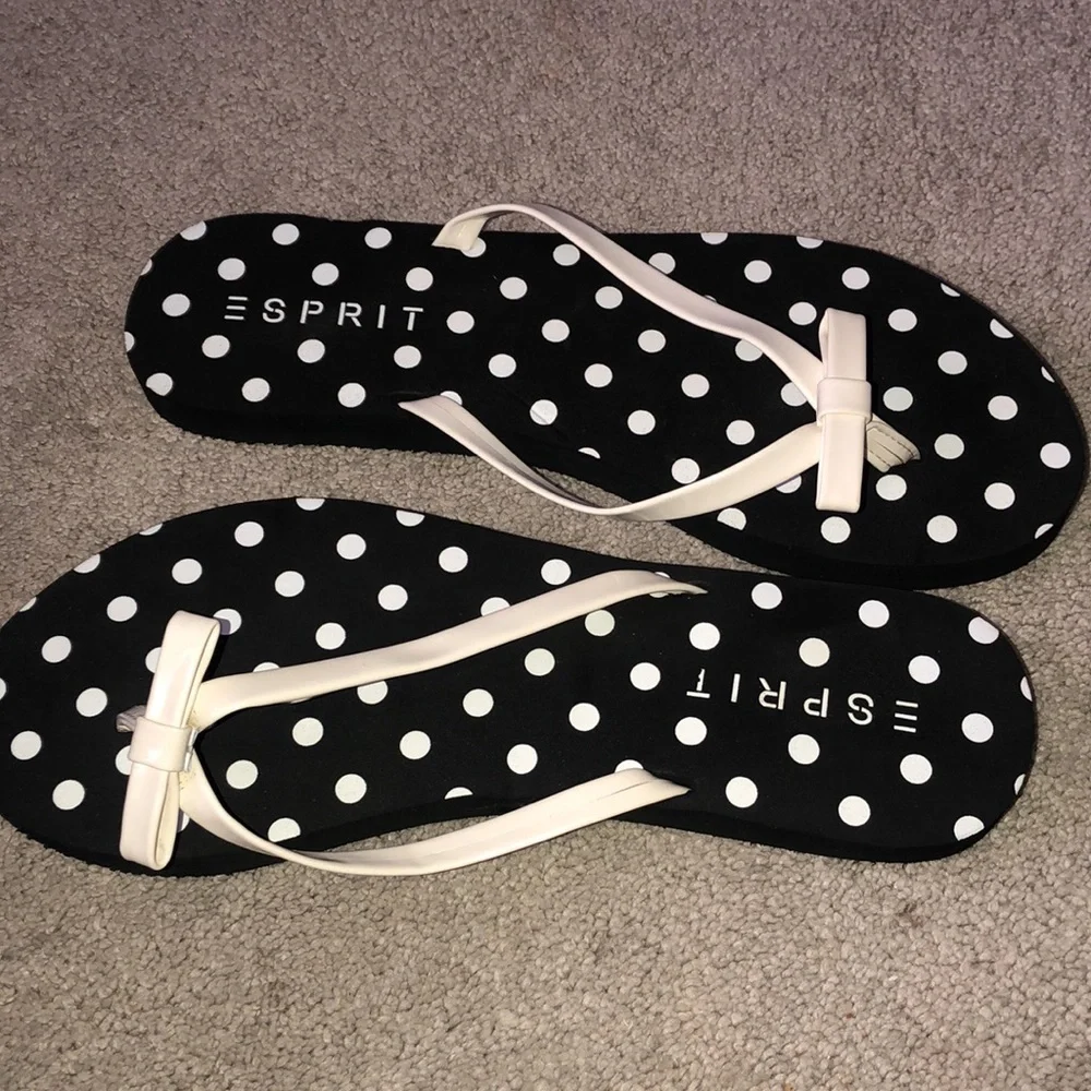Esprit Women’s size 9 Flip Flops Polka Dots‎ Black White NWOT